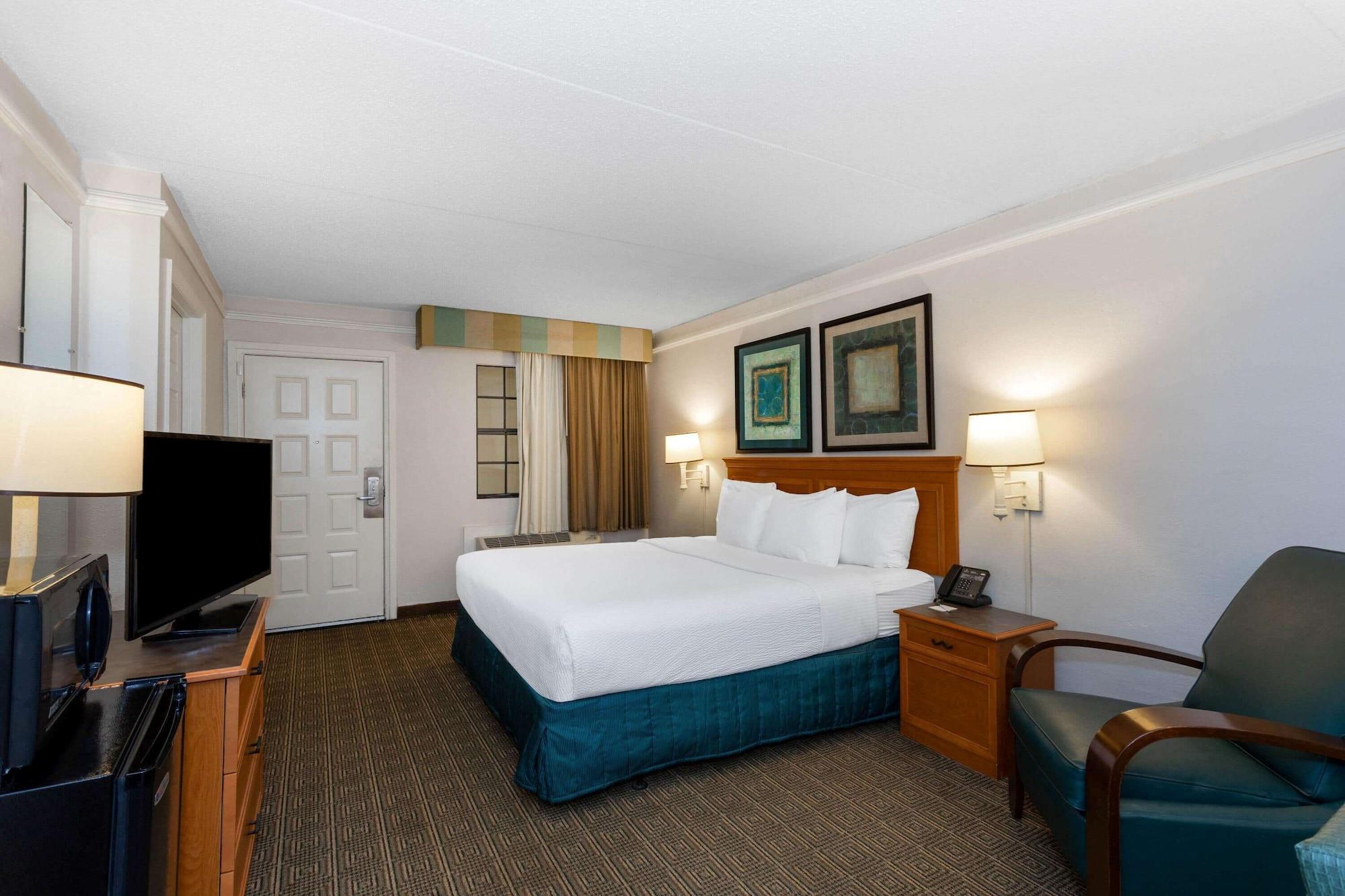 La Quinta Inn by Wyndham Tallahassee North Bagian luar foto