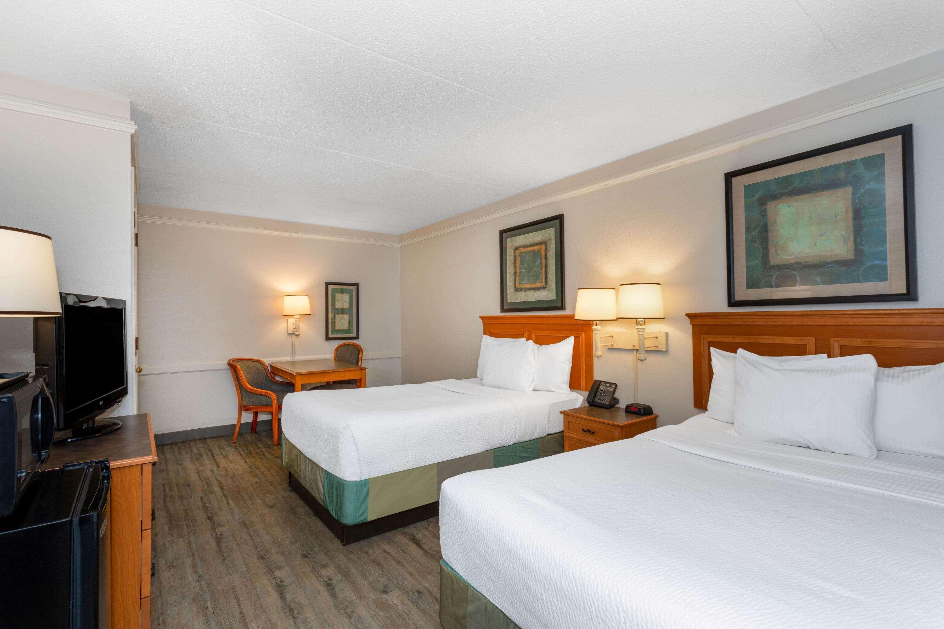 La Quinta Inn by Wyndham Tallahassee North Bagian luar foto