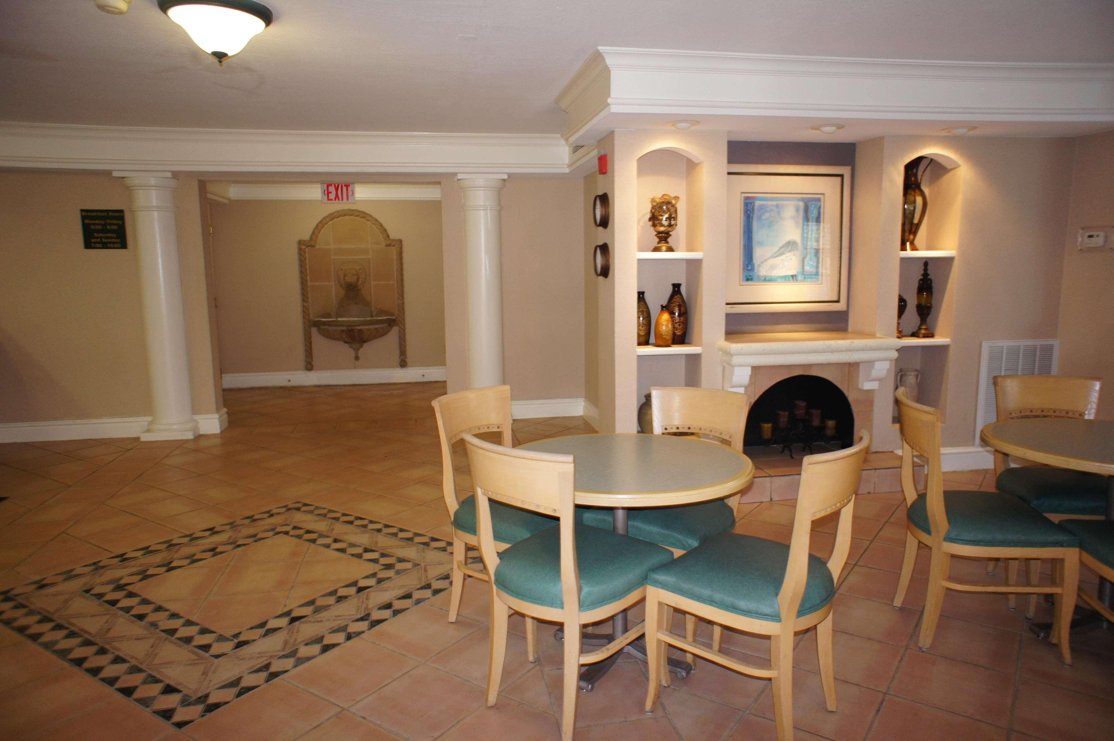 La Quinta Inn by Wyndham Tallahassee North Bagian luar foto