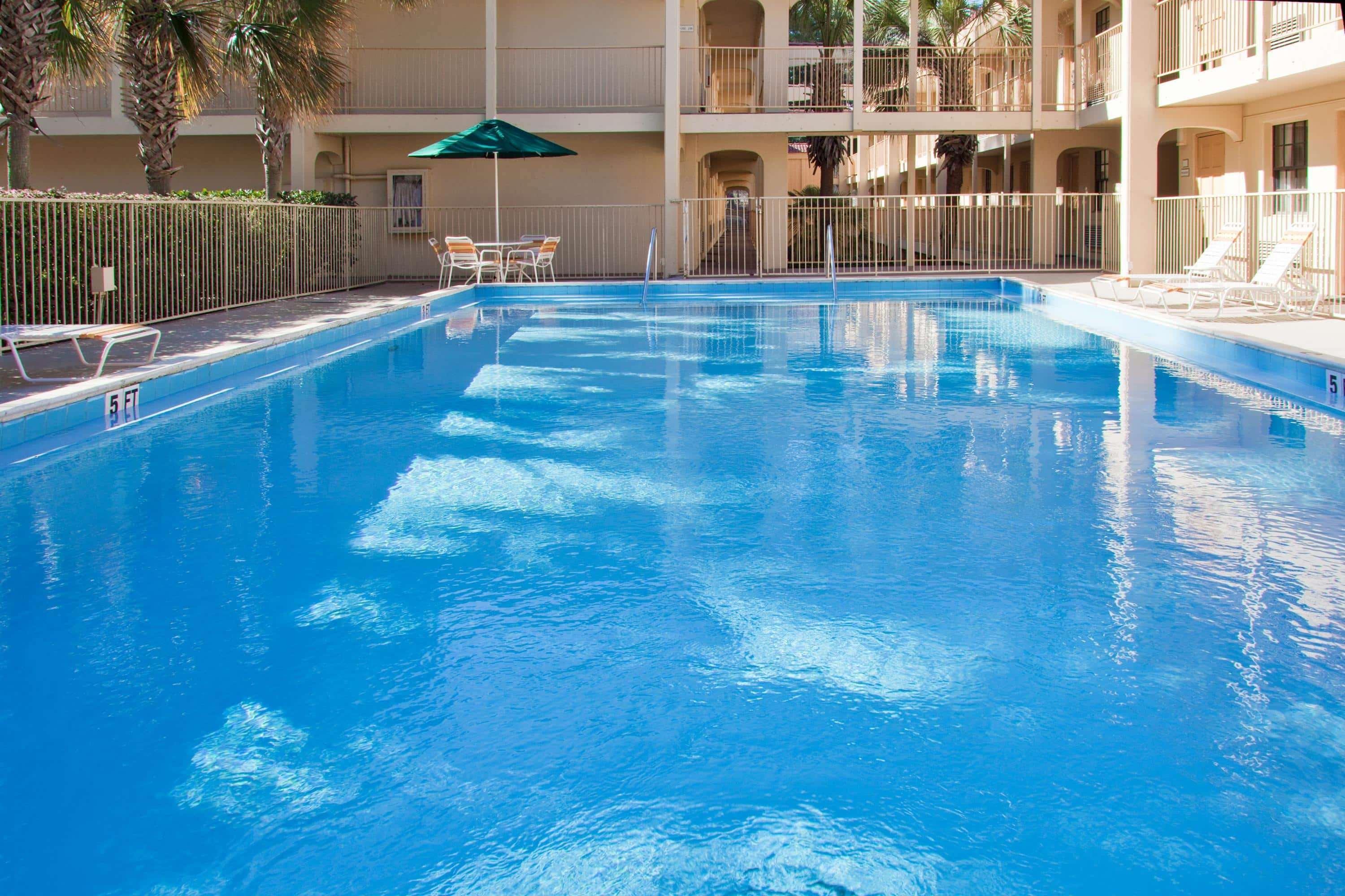 La Quinta Inn by Wyndham Tallahassee North Bagian luar foto
