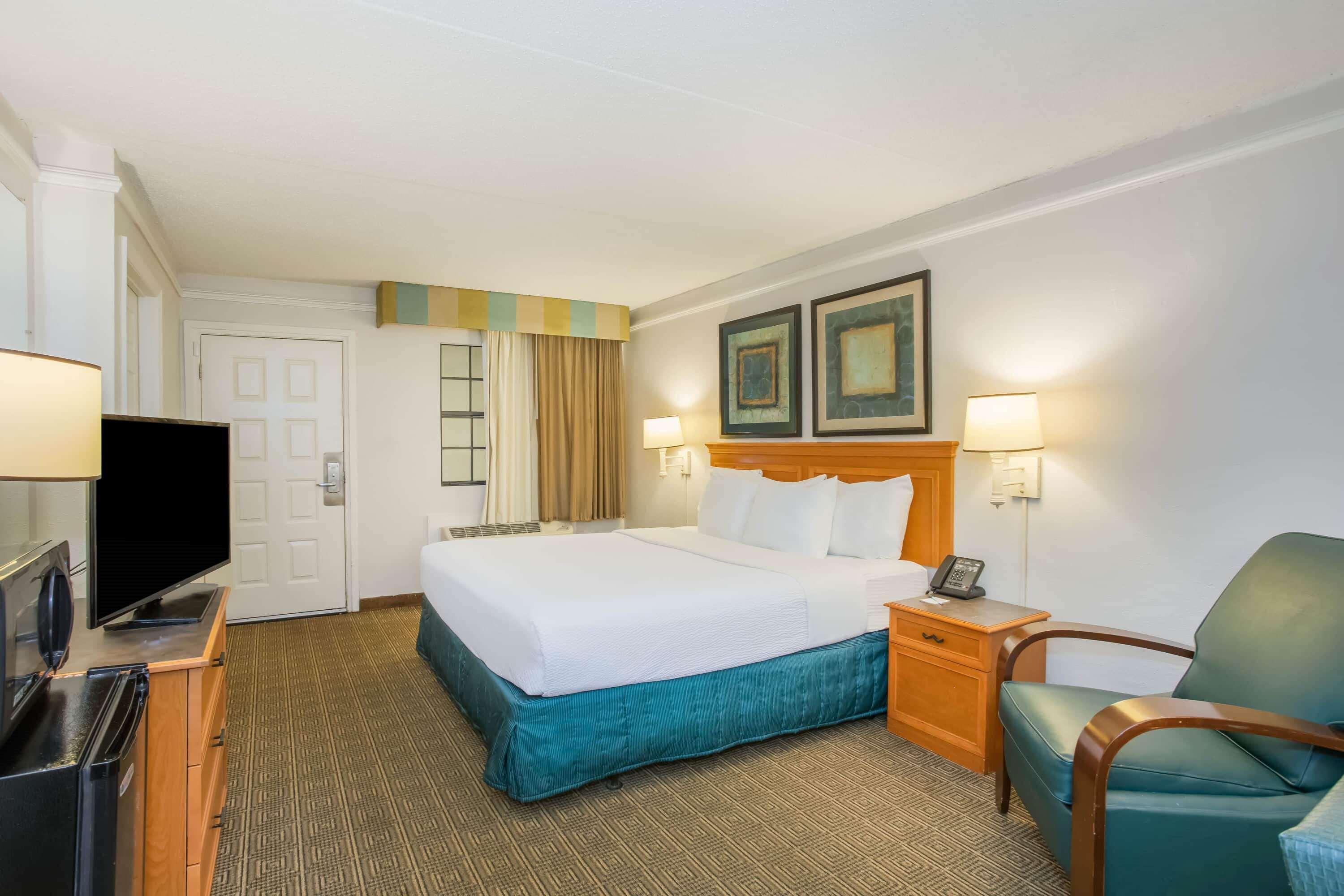 La Quinta Inn by Wyndham Tallahassee North Bagian luar foto